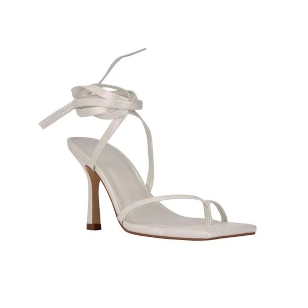 Marc Fisher LTD Dominic Ankle Strap Sandal in Silver Size 7.5